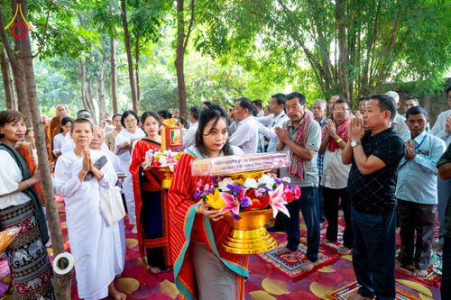 พิธีทอดผ้าป่าสมทบกฐิน ณ วัดพุทธคยา บานา วิหาร เมืองคยา รัฐพิหาร ประเทศอินเดีย โดยมูลนิธิธรรมกาย ในนามหลวงพ่อธัมมชโย  วันที่ 12 พฤศจิกายน พ.ศ. 2567