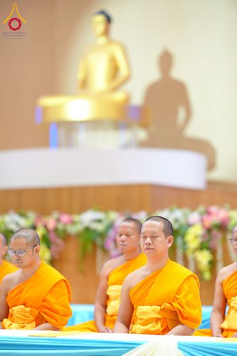 ภาพ No.270578:วันอาทิตย์ที่ 16 พฤศจิกายน พ.ศ. 2568 ถวายกองทุนโครงการอุปสมบทหมู่ 3,000 รูปทั่วไทย  รุ่นบูชาธรรมมหาปูชนียาจารย์ ณ ห้องแก้วสารพัดนึก 2 สภาธรรมกายสากล วัดพระธรรมกาย