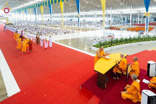 ภาพ No.127045:พิธีมอบใบประกาศเกียรติคุณองค์กรนานาชาติ และหน่วยงานที่ชักชวนคนร่วมโครงการนั่งสมาธิเพื่อสันติภาพโลกมากที่สุด วันอาทิตย์ที่ 1 มีนาคม พ.ศ. 2567 ณ สภาธรรมกายสากล วัดพระธรรมกาย