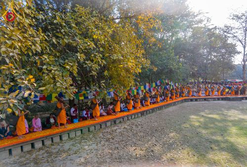 ภาพ No.132319:พิธีจุดโคมประทีปถวายเป็นพุทธบูชา ในโครงการบรรพชา 1,250 รูป ณ แดนประสูติ สวนลุมพินี ประเทศเนปาล วันที่ 17 มีนาคม พ.ศ. 2567