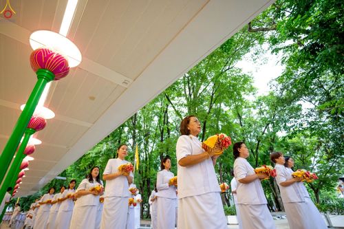 ภาพ No.228834:วันเสาร์ที่ 14 มิถุนายน พ.ศ. 2568 พิธีเวียนประทักษิณ , พิธีขอขมารับผ้าไตร ในโครงการบรรพชาอุปสมบทหมู่ ผู้บริหารรุ่นที่ 15 และ อุดมศึกษา รุ่นที่ 52 ณ โบสถ์พระไตรปิฎก วัดพระธรรมกาย