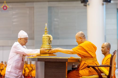 ภาพ No.209616:วันอาทิตย์ที่ 2 มีนาคม พ.ศ. 2568 พิธีภาคบ่าย สัมมนาพิเศษ, ปฏิบัติธรรม พิธีรับมอบพระบรมสารีริกธาตุ ณ สภาธรรมกายสากล วัดพระธรรมกาย