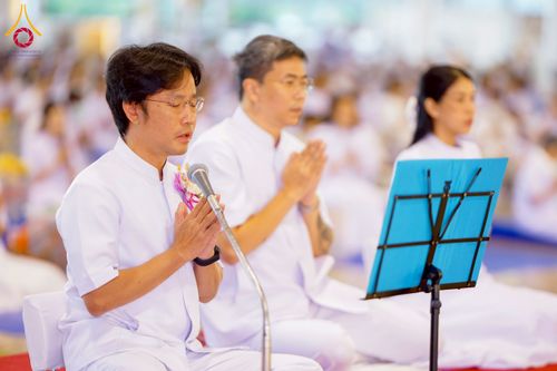 ภาพ No.276970:วันอาทิตย์ที่ 7 ธันวาคม พ.ศ. 2568 พิธีตักบาตรอาทิตย์ต้นเดือน ณ บ้านแก้วเรือนทองคุณยายฯ วัดพระธรรมกาย