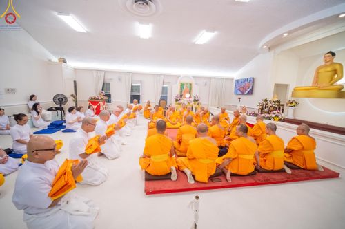 ภาพ No.144983:พิธีบรรพชา และอุปสมบท ธรรมทายาท โดยมี พระเดชพระคุณพระธรรมรัตนาภรณ์ เป็นพระอุปัชฌาย์ ยังความปลื้มปิติใจให้แก่ผู้ปกครอง และคณะญาติมิตร ณ วัดพระธรรมกายนิวเจอร์ซี  ประเทศสหรัฐอเมริกา