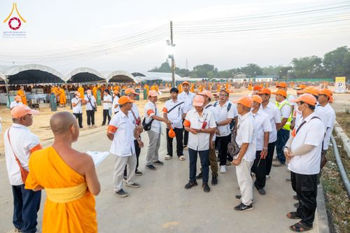 ภาพ No.129225:พิธีถวายภัตตาหารเป็นสังฆทาน แด่คณะพระธรรมยาตราฯ ในโครงการธรรมยาตราอัญเชิญพระบรมสารีริกธาตุ  ประดิษฐาน ณ มหารัตนเจดีย์สิริปทุมสวรรค์ อ.บางกล่ำ จ.สงขลา วันที่ 11 มีนาคม พ.ศ. 2567