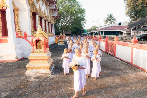 ภาพ No.133418:พิธีขอขมารับผ้าไตร, พิธีบรรพชาสามเณร, สามเณรออกบิณฑบาต ในโครงการบรรพชาสามเณร ฟื้นฟูพระพุทธศาสนาทั่วไทย  ณ ศูนย์ปฏิบัติธรรม และอบรมเยาวชนเมืองยะลา วันที่ 3 เมษายน พ.ศ. 2567