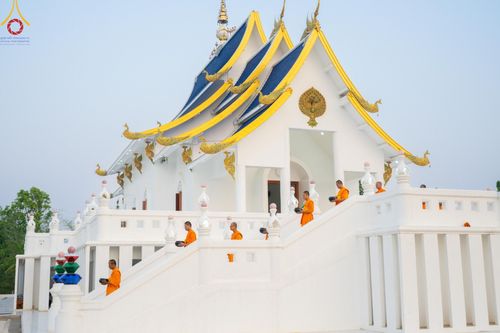 ภาพ No.62226:Photo Story  มหัศจรรย์วัดดงดินแดง Episode 4 กิจกรรมตักบาตรฉลองพระ-เณรกว่า 500 รูป