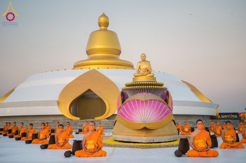 ภาพ No.116849:พระธรรมยาตราร่วมปฏิบัติธรรม และถ่ายภาพหมู่ประวัติศาสตร์ ปีที่ 12  วันที่ 21 มกราคม พ.ศ. 2567  ณ อนุสรณ์สถานบางปลา จ.นครปฐม