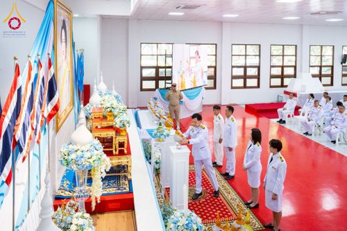 ภาพ No.237705:พิธีถวายเครื่องราชสักการะและวางพานพุ่ม และพิธีจุดเทียนถวายพระพรชัยมงคล เนื่องในโอกาสวันเฉลิมพระชนมพรรษา สมเด็จพระนางเจ้าสิริกิติ์ พระบรมราชินีนาถ พระบรมราชชนนีพันปีหลวง วันอังคารที่ 12 สิงหาคม พ.ศ. 2568  ณ อาคารปลูกศรัทธา 2 วัดพระธรรมกาย