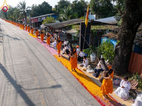 ภาพ No.107836:พิธีต้อนรับพระธรรมยาตรา ในโครงการธรรมยาตรากตัญญูบูชา มหาปูชนียาจารย์ พระมงคลเทพมุนี(สด จนฺทสโร) พระผู้ปราบมาร อนุสรณ์สถาน 7 แห่ง ปีที่ 12 วันที่ 7 มกราคม พ.ศ. 2567 ณ อนุสรณ์สถานคลองบางนางแท่น  อ.สามพราน จ.นครปฐม