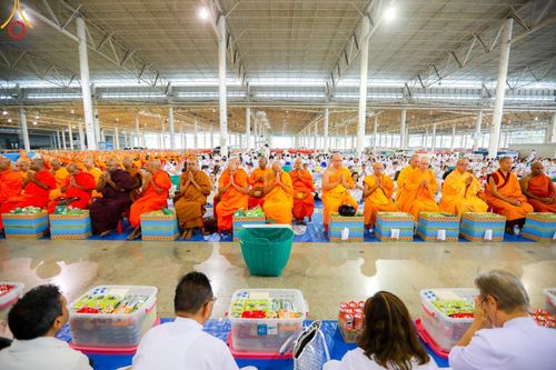ภาพ No.124400:พิธีตักบาตรในวันมาฆบูชา ณ บ้านแก้วเรือนทองคุณยายฯ วัดพระธรรมกาย จ.ปทุมธานี วันเสาร์ที่ 24 กุมภาพันธ์ พ.ศ. 2567