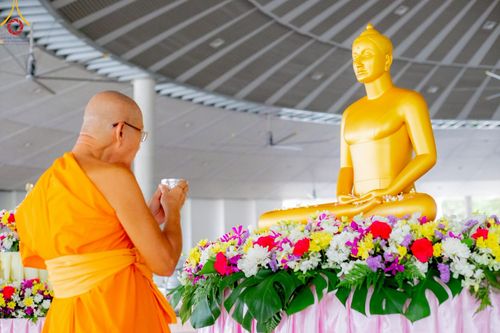 ภาพ No.217493:วันจันทร์ที่ 14 เมษายน พ.ศ. 2568 กิจกรรมสรงน่ำพระ สั่งสมบุญเนื่องในเทศกาลสงกรานต์ 14-16 เมษายน พ.ศ.2568 เวลา 06:00-13:00 น. ณ หอฉันคุณยายอาจารย์ฯ วัดพระธรรมกาย