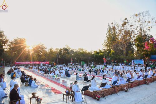 ภาพ No.75682:พิธีเจริญพระพุทธมนต์ และ ตักบาตรพระ 1,111 รูป  บำเพ็ญกุศลเพื่อถวายพระพรชัยมงคลแด่  สมเด็จพระเจ้าลูกเธอ เจ้าฟ้าพัชรกิติยาภา นเรนทิราเทพยวดี กรมหลวงราชสาริณีสิริพัชร มหาวัชรราชธิดา วันเสาร์ที่ 11 กุมภาพันธ์ พ.ศ. 2566 ณ วัดห้วยตองสัก อ.จอมทอง จ.เชียงใหม่