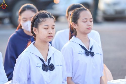 ภาพ No.180394:พิธีตักบาตรพระ ๑,๐๐๐ รูป ฉลองเมืองลำปาง ๑,๓๔๔ ปี วันเสาร์ที่ ๗ ธันวาคม พ.ศ. ๒๕๖๗ ณ ลานพระบรมราชานุสาวรีย์ พระนเรศวรมหาราช อ.เกาะคา จ.ลำปาง