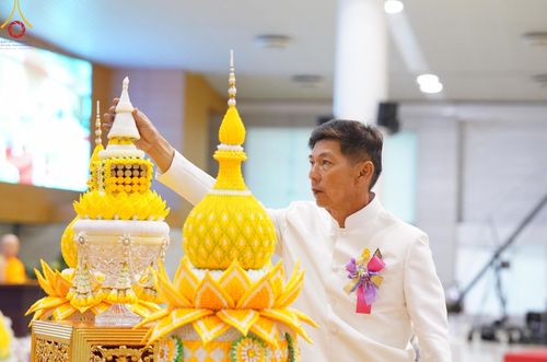 ภาพ No.124615:พิธีมอบโล่วัชรเกียรติยศ โครงการตอบปัญหาศีลธรรมเพื่อสันติภาพโลก (World-PEC) ต่างประเทศ ครั้งที่ 17 ณ ห้องแก้วสารพัดนึก 1 วัดพระธรรมกาย ในวันมาฆบูชา เสาร์ที่ 24 กุมภาพันธ์ พ.ศ. 2567