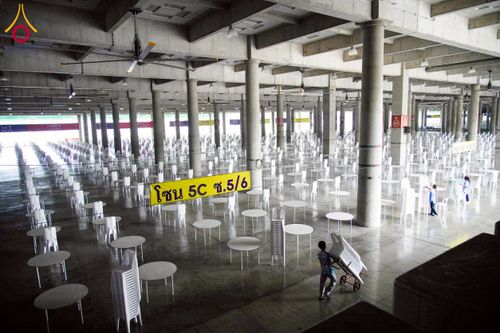 ภาพ No.217599:วันที่ 2-14 เมษายน พ.ศ. 2568 เจ้าหน้าที่เตรียมงานวันคุ้มครองโลก ชุดที่ 1 วัดพระธรรมกาย จ.ปทุมธานี