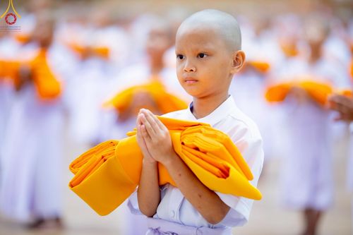 ภาพ No.215747:วันเสาร์ที่ 5 เมษายน พ.ศ. 2568 พิธีขอบรรพชา พิธีขอสรณคมน์และศีล  พิธีขอนิสสัย พิธีถวายบาตร ในโครงการบรรพชาสามเณรฟื้นฟูพระพุทธศาสนาทั่วไทย , โครงการหน่อแก้วเปรียญธรรม รุ่นที่ 13 ,  โครงการสามเณรยุวธรรมทายาท รุ่นที่ 33 , โครงการสามเณรมัชฌิมธรรมทายาท รุ่นที