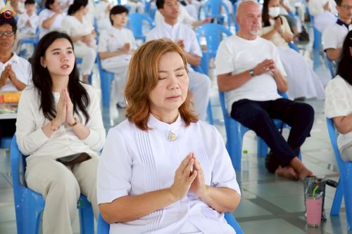 ภาพ No.228787:วันที่ 24 พฤษภาคม และ วันที่ 14 มิถุนายน พ.ศ.2568 พิธีถวายภัตตาหารเมนูสวรรค์ เพื่อการบรรลุธรรม ณ หอฉันคุณยายอาจารย์ฯ วัดพระธรรมกาย