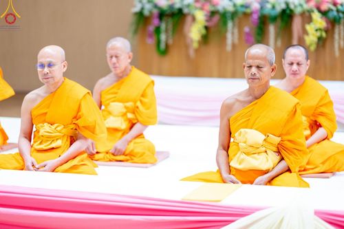 ภาพ No.212696:วันอาทิตย์ที่ 23 มีนาคม พ.ศ. 2568 พิธีร่วมบุญโครงการบรรพชาสามเณร 5,000 รูป ณ ห้องแก้วสารพัดนึก 2 วัดพระธรรมกาย