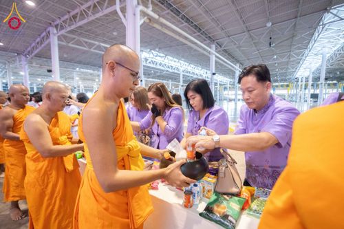 ภาพ No.196021:ผู้ว่าปทุมฯ เปิดงานวันครู ครั้งที่ 69 พ.ศ. 2568 จังหวัดปทุมธานี “เรียนดี มีความสุข : ครูไทยร่วมใจปฏิวัติการศึกษา เด็กฉลาดคิด ฉลาดทำ” ณ วัดพระธรรมกาย - รวมใจระลึกถึงพระคุณบูรพาจารย์ ยกย่องเชิดชูเกียรติผู้ประกอบวิชาชีพทางการศึกษาที่ประกอบคุณงามความดี 