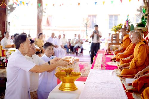 ภาพ No.257674:วันที่ 18 ตุลาคม พ.ศ. 2568 พิธีทอดกฐินสามัคคีทั่วไทย 30,000 วัด โดยคณะศิษยานุศิษย์ บูชาธรรม 81 ปี หลวงพ่อธัมมชโย ณ วัดหัวหิน บ้านสะอาด อ.เมือง จ.ขอนแก่น