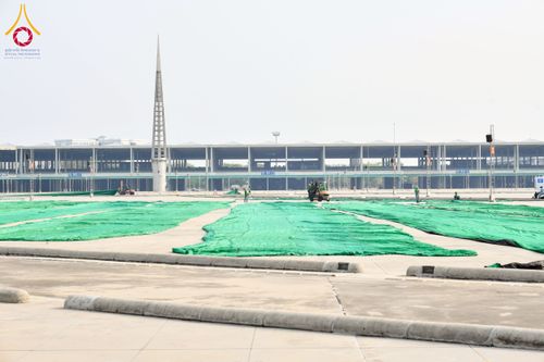 ภาพ No.213348:วันที่ 11-28 มีนาคม พ.ศ. 2568 เจ้าหน้าที่ และอาสาสมัคร เตรียมงานบุญวันคุ้มครองโลก ณ วัดพระธรรมกาย