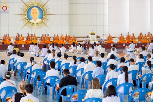 ภาพ No.213462:วันเสาร์ที่ 29 มีนาคม พ.ศ. 2568 พิธีถวายภัตตาหารเมนูสวรรค์ "เพื่อการบรรลุธรรม" ณ หอฉันคุณยายอาจารย์ฯ วัดพระธรรมกาย