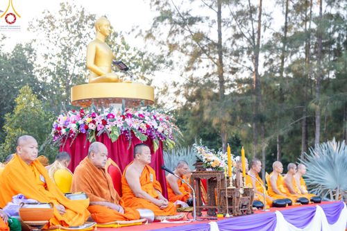 ภาพ No.103816:พิธีตักบาตรพระ 1,000 รูป ครั้งที่ 7 ถวายเป็นพุทธบูชา เพื่อช่วยเหลือคณะสงฆ์ 323 วัด 4 จังหวัดชายแดนภาคใต้ และถวายแด่คณะสงฆ์จังหวัดพิษณุโลก ณ ลานธรรมธุดงคสถานพิษณุโลก อ.วังทอง จ.พิษณุโลก วันที่ 24 ธันวาคม พ.ศ. 2566