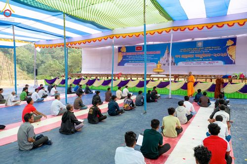 Photo Story ปฐมบรรพชาชาวพุทธมาร์มา Episode 2/5 วันที่ 6-7 กุมภาพันธ์ พ.ศ. 2567  โครงการบรรพชาครั้งประวัติศาสตร์ แห่งเทือกเขาจิตตะกอง  ครั้งแรกของชาวพุทธมาร์มา บังกลาเทศ บูชาธรรม 80 ปีหลวงพ่อธัมมชโย ณ วัดธัมจักร อรัญกุฏิ เมืองรัมการ์ คาร์กาชารี บังกลาเทศ