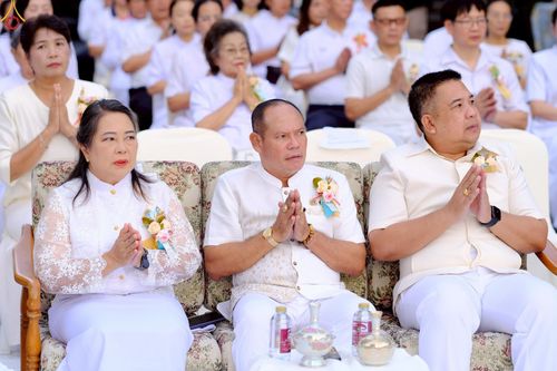 ภาพ No.237035:วันอาทิตย์ที่ 10 สิงหาคม พ.ศ. 2568 มหาสังฆทานครั้งยิ่งใหญ่ ตักบาตรพระ 10,000 รูป ถ.นิพัทธ์อุทิศ 3 ใจกลางนครหาดใหญ่ จ.สงขลา (ชุดที่ 2)