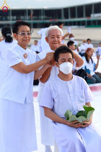 ภาพ No.99909:พิธีปลงผมธรรมทายาท โครงการอุปสมบทบูชาธรรมมหาปูชนียาจารย์ พ.ศ. 2566 ณ ลานธรรม มหาวิหารคด 8-9 ศูนย์อบรมวัดพระธรรมกาย วันอาทิตย์ที่ 3 ธันวาคม พ.ศ. 2566