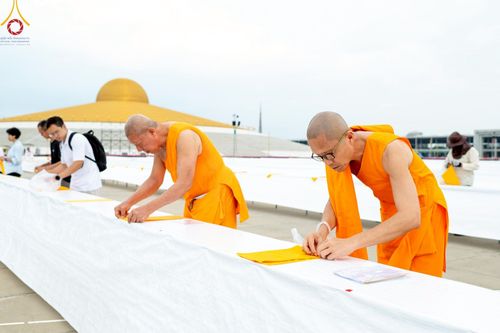 ภาพ No.218357:วันที่ 14-15 เมษายน พ.ศ. 2568 การเตรียมงานเครื่องเสียง , การเตรียมงานติดผ้ารับประเคน , การเตรียมงานเครื่องนอนพระสังฆาธิการ , การเตรียมงานจุดนั่งสาธุชน , การเตรียมงานถุงน้ำถ่วงน้ำหนักโต๊ะ , การเตรียมงานภาชนะฉันภัตตาหาร เพื่องานวันคุ้มครองโลก 22 เมษายน พ.ศ