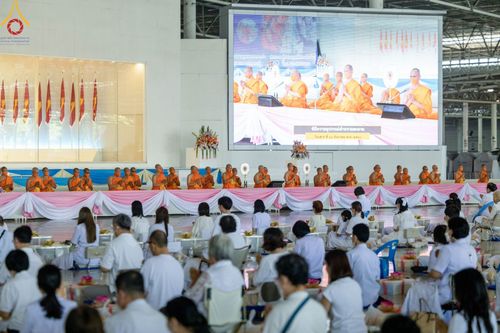 ภาพ No.102369:พิธีถวายอุปกรณ์ทำความสะอาด ณ บ้านแก้วเรือนทองคุณยายอาจารย์ฯ วัดพระธรรมกาย วันเสาร์ที่ 16 ธันวาคม พ.ศ. 2566