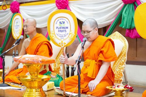 ภาพ No.164675:พิธีทอดกฐิน ณ วัดเวฬุวนาราม อ.ดำเนินสะดวก จ.ราชบุรี ในโครงการกฐินสามัคคีทั่วไทย 30,000 วัด บูชาธรรม 80 ปี หลวงพ่อธัมมชโย โดยคณะศิษยานุศิษย์วัดพระธรรมกาย วันที่ 19 ตุลาคม พ.ศ. 2567