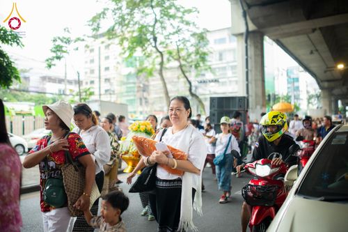 ภาพ No.178523:พิธีทอดกฐิน ณ วัดดวงแข แขวงรองเมือง เขตปทุมวัน กรุงเทพฯ ในโครงการทอดกฐินสามัคคีทั่วไทย 30,000 วัด บูชาธรรม 80 ปี หลวงพ่อธัมมชโย โดยคณะศิษยานุศิษย์วัดพระธรรมกาย วันที่ 15 พฤศจิกายน พ.ศ. 2567