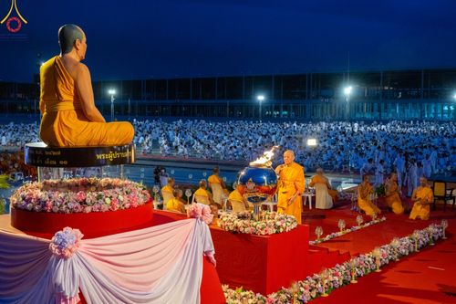 ภาพ No.160558:พิธีจุดประทีป 20,000 ดวง บูชาพระมหาธรรมกายเจดีย์ และบูชาพระมงคลเทพมุนี (สด จนฺทสโร) พระผู้ปราบมาร ณ ลานธรรม พระมหาธรรมกายเจดีย์ วัดพระธรรมกาย จ.ปทุมธานี วันที่ 10 ตุลาคม พ.ศ. 2567