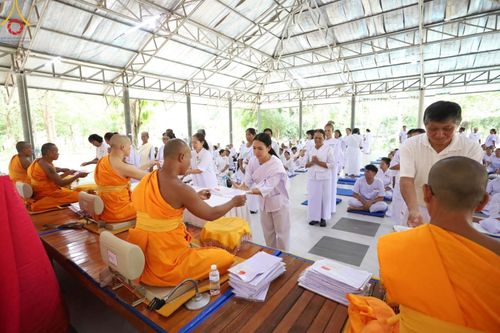 ภาพ No.152387:พิธีมอบสไบแก้ว โครงการอบรมอุบาสิกาแก้วจังหวัดบุรีรัมย์รุ่นที่ 1 วันที่ 6-8 กันยายน พ.ศ. 2567