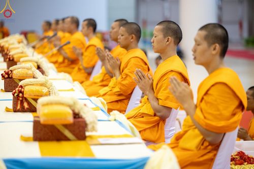 ภาพ No.139734:พิธีมุทิตาพระมหาอุปสมบทอุทิศชีวิต วันอาทิตย์ต้นเดือนที่ 2 มิถุนายน พ.ศ. 2567 ณ ห้องแก้วสารพัดนึก 1 วัดพระธรรมกาย