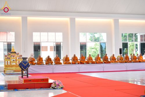 ภาพ No.152472:พิธียกฉัตรขาว 5 ชั้น กางกั้นถวายองค์พระประธาน อาคารปฏิบัติธรรมวัดสายสุวพรรณ ต.คลองสี่ อ.คลองหลวง จ.ปทุมธานี วันเสาร์ที่ 7 กันยายน พ.ศ. 2567