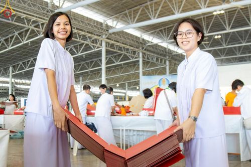 ภาพ No.210849:วันที่ 15 มีนาคม พ.ศ. 2568  บุญบรรจุกล่องไทยธรรม เพื่อถวายแด่พระสังฆาธิการ 40,000 กว่าวัดทั่วไทย ในวันคุ้มครองโลก 22 เมษายน พ.ศ. 2568