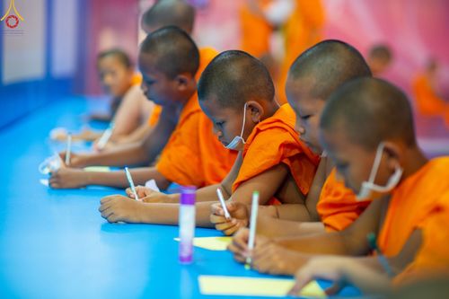 ภาพ No.80635:สามเณรชมนิทรรศการ และสื่อนวัตกรรมพระพุทธศาสนาภาพยนต์ 3 มิติ-จักรวาลนฤมิต ในโครงการบรรพชาสามเณร ฟื้นฟูพระพุทธศาสนาทั่วไทย ประจำปี 2566 ณ วัดพระธรรมกาย จ.ปทุมธานี