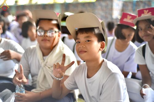 ภาพ No.128172:พิธีอัญเชิญพระบรมสารีริกธาตุ " ใจกลางเมืองนครหาดใหญ่ " เพื่อประดิษฐาน ณ มหารัตนเจดีย์สิริปทุมสวรรค์ (เจดีย์อริยพุทธะ 5 พระองค์) ศูนย์ปฏิบัติธรรมภาคใต้ อ.บางกล่ำ จ.สงขลา  วันที่ 9 มีนาคม พ.ศ.2567 (ชุดที่ 1)