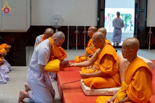 ภาพ No.244761:วันเสาร์ที่ 6 กันยายน พ.ศ. 2568 พิธีถวายบาตร บรรพชา อุปสมบทของนาคธรรมทายาท โครงการอุปสมบทหมู่บูชาธรรมครบรอบ 108 ปี  วันครูผู้ค้นพบวิชชาธรรมกาย ณ โบสถ์พระไตรปิฎก วัดพระธรรมกาย