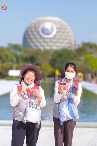 ภาพ No.191379:V.49 สารพัดV สารพัดดี ที่ธรรมยาตรา ในโครงการธรรมยาตรา กตัญญูบูชา มหาปูชนียาจารย์ พระมงคลเทพมุนี(สด จนฺทสโร) พระผู้ปราบมาร อนุสรณ์สถาน 7 แห่ง ปีที่ 13 ระหว่างวันที่ 2-31 มกราคม พ.ศ. 2568