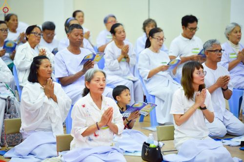 ภาพ No.250035:วันที่ 26-28 กันยายน พ.ศ. 2568 โครงการอบรมอุบาสกแก้ว อุบาสิกาแก้ว รุ่นที่ 3 ตัวแทนทอดกฐินสามัคคีทั่วไทย 30,000 วัด ณ ศูนย์ปฏิบัติธรรมจันทบุรี จ.จันทบุรี