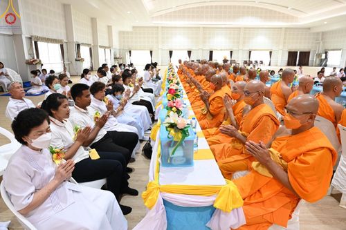 ภาพ No.87072:พิธีทักษิณานุปทานแด่บรรพชนตระกูลผ่องสวัสดิ์ และหมู่ญาติที่ล่วงลับไปแล้ว ณ มหาเจดีย์ทัตตชีโว ศูนย์อบรมเยาวชนกาญจนบุรี วันที่ 31 สิงหาคม พ.ศ. 2566