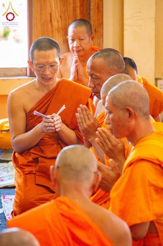 ภาพ No.181187:พิธีอุปสมบท ณ วัดพระเจ้าตนหลวง จังหวัดลำพูน ในโครงการอุปสมบทบูชาธรรมมหาปูชนียาจารย์ วันที่ 8 ธันวาคม พ.ศ. 2567