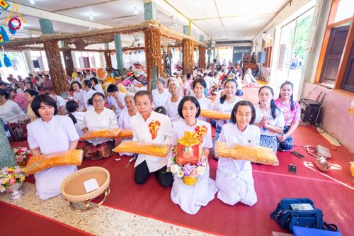 ภาพ No.172574:พิธีทอดกฐิน วัดศรีบุญเรือง จ.สกลนคร ในโครงการกฐินสามัคคีทั่วไทย 30,000 วัด บูชาธรรม 80 ปี หลวงพ่อธัมมชโย โดยคณะศิษยานุศิษย์วัดพระธรรมกาย วันที่ 25 ตุลาคม พ.ศ. 2567