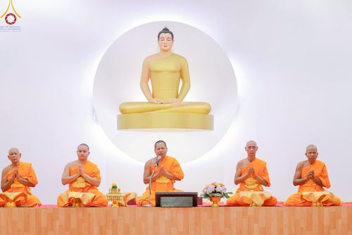 ภาพ No.216162:วันเสาร์ที่ 5 เมษายน พ.ศ. 2568 พิธีตัดปอยผม พิธีขอขมาผู้ปกครอง พิธีขอขมามอบผ้าไตร พิธีบรรพชา พิธีถวายบาตรสามเณร ณ ศูนย์ปฏิบัติธรรมและศูนย์อบรมเยาวชนเพชรบุรี ต.ท่าแลง อ.ท่ายาง จ.เพชรบุรี