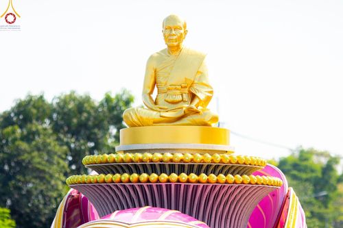 ภาพ No.201986:พิธีต้อนรับพระธรรมยาตรา ณ อนุสรณ์สถานลำดับที่ 7 สถานที่ขยายวิชชาธรรมกาย วัดพระธรรมกาย ต.คลองสาม อ.คลองหลวง จ.ปทุมธานี ในโครงการธรรมยาตรา กตัญญูบูชา มหาปูชนียาจารย์ พระมงคลเทพมุนี(สด จนฺทสโร) พระผู้ปราบมาร อนุสรณ์สถาน 7 แห่ง ปีที่ 13 วันที่ 26 มกราคม 2568